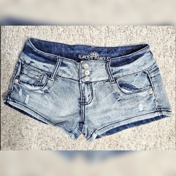 Shorts Jeans Almost Famous Taille 0 - Poches à Boucles Et Broderies, Occasion Très Bon état